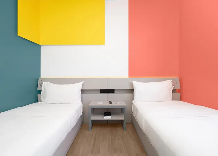 Yello Powered By Cocotel Hotel