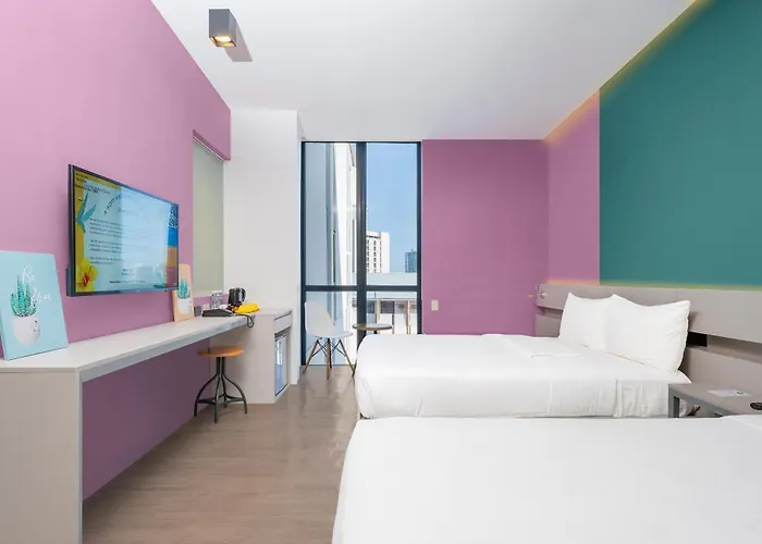 Yello Powered By Cocotel Hotel 4*