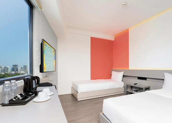 Hotel Yello Powered By Cocotel 4*