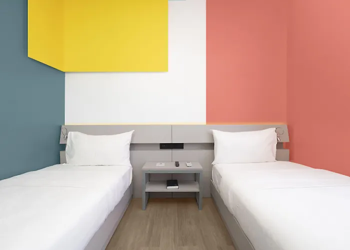Yello Powered By Cocotel Hotel 4*