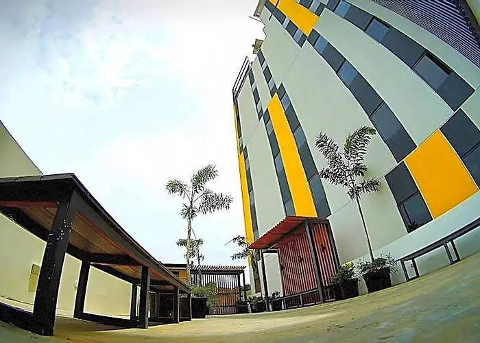 Yello Powered By Cocotel Hotel