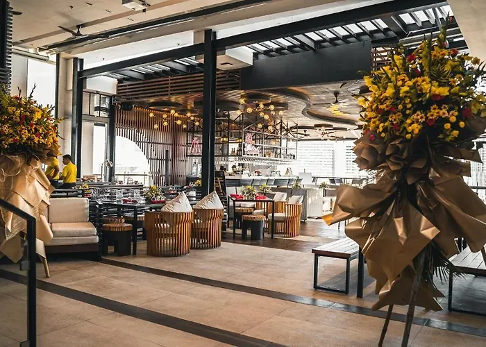 Hotel Yello Powered By Cocotel 4*