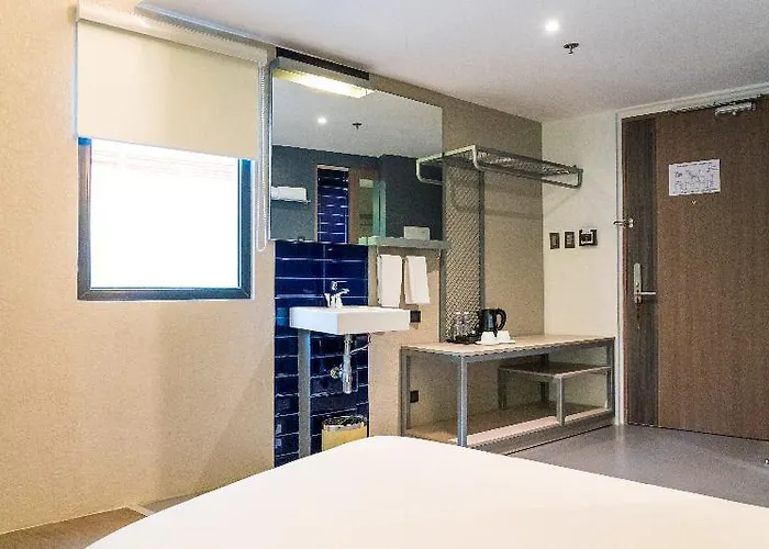 Yello Powered By Cocotel Hotel 4*